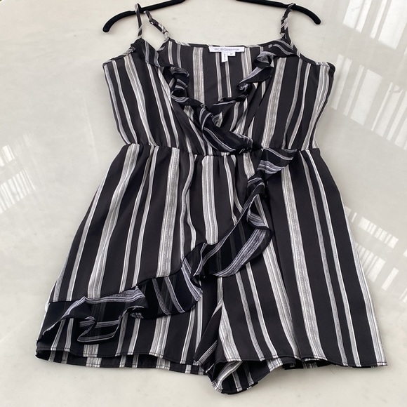 BCBGeneration black and white striped Romper size XS - Picture 7 of 11